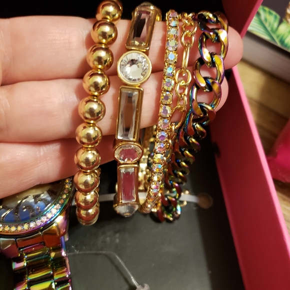 Betsey Johnson Watch and set of 5 bracelets - Picture 8 of 15